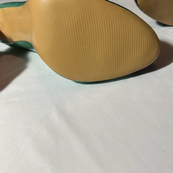 Never Worn Size 8 Stilettos - Picture 4 of 5
